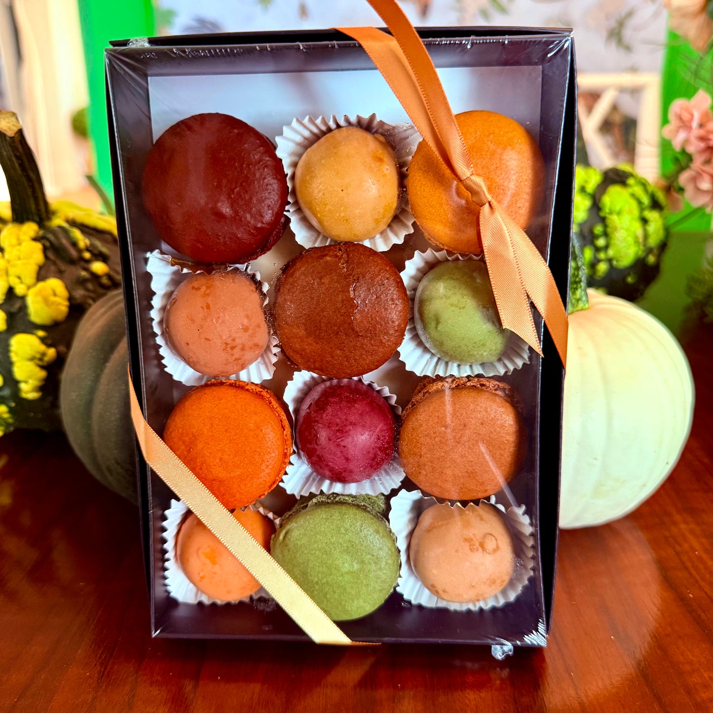 Seasonal Macarons & Cake Truffles (Limited Edition)