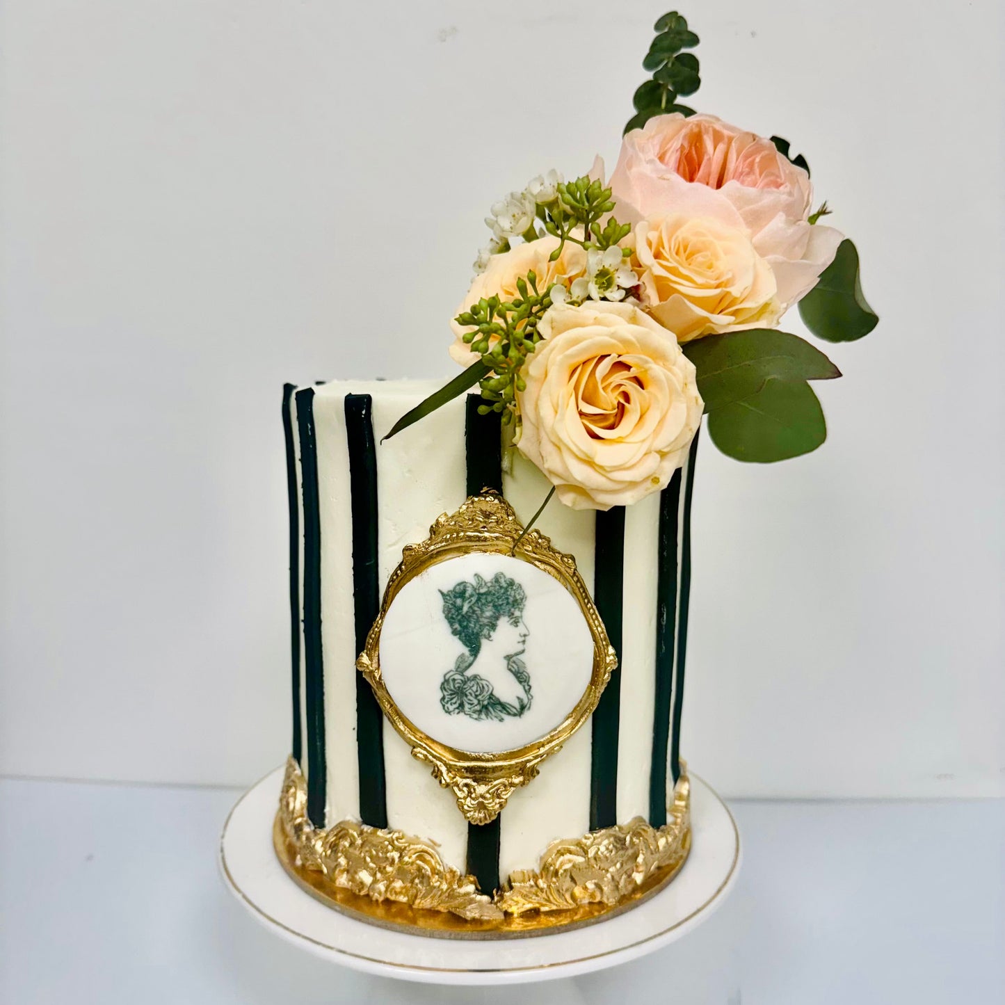 The Lord & Lady Portrait Cake