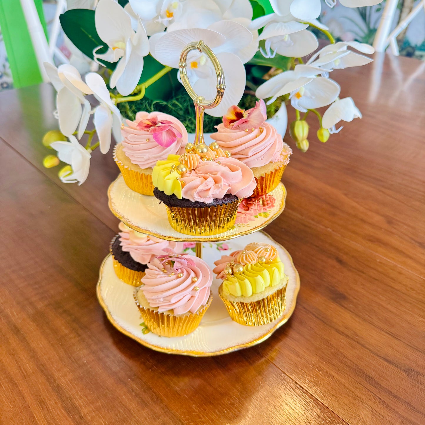 Modern Mother's Day Cupcakes