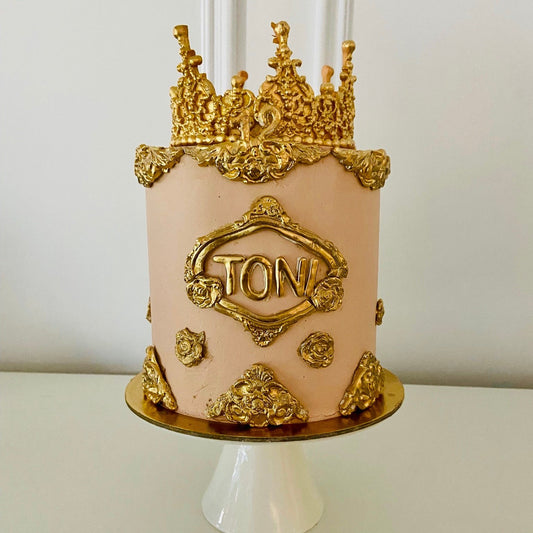 The Queen Cake