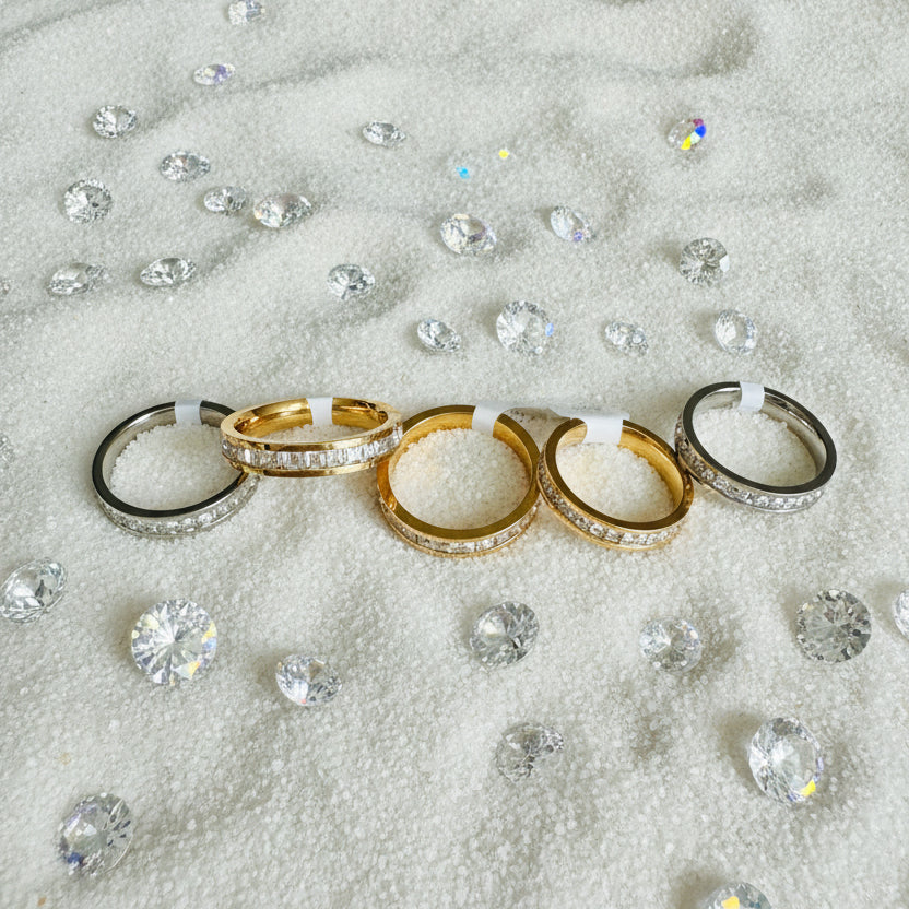 Huggie Crystal Ring