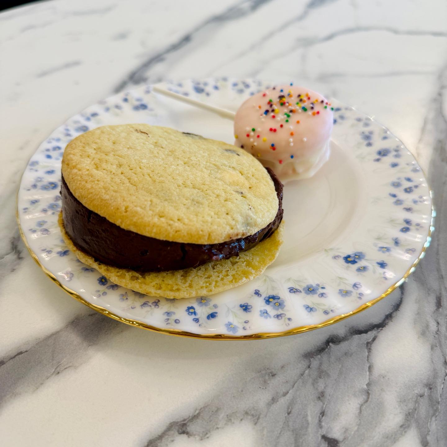Signature Macaron Ice Cream Pops